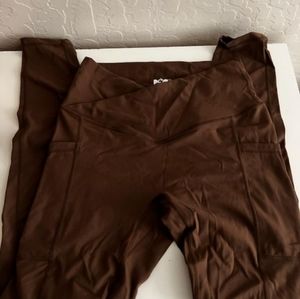 Popflex active leggings brown pockets crisscross